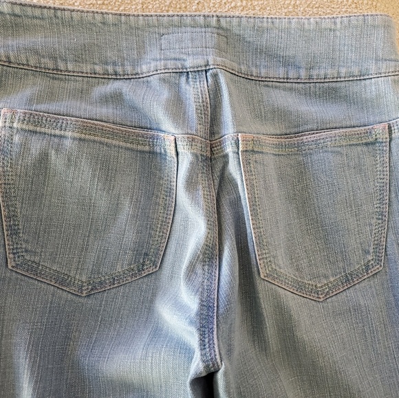 Escada bootcut jeans with pastel thread detail - Picture 3 of 7